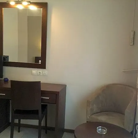 Electra Hotel 3*